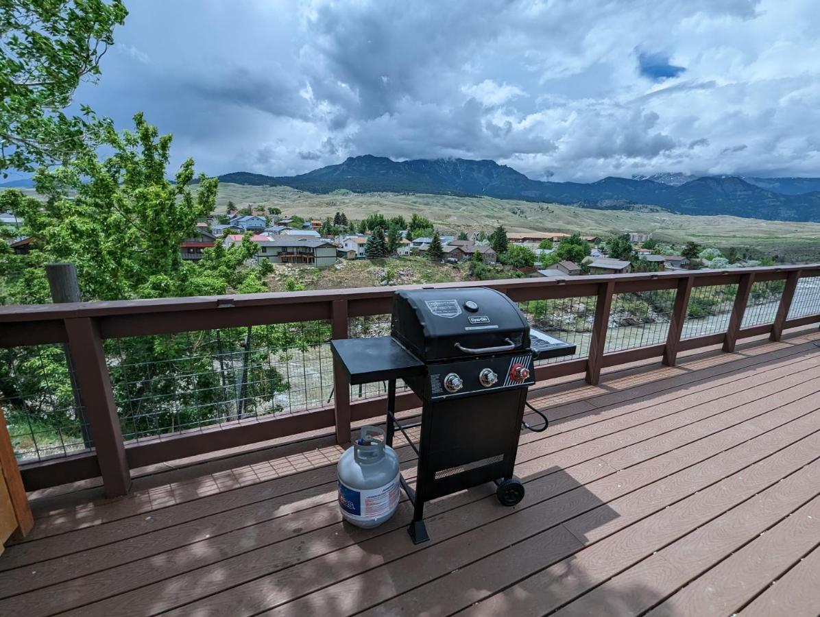 Yellowstone Treasure Guesthouses On The River Gardiner Exterior foto