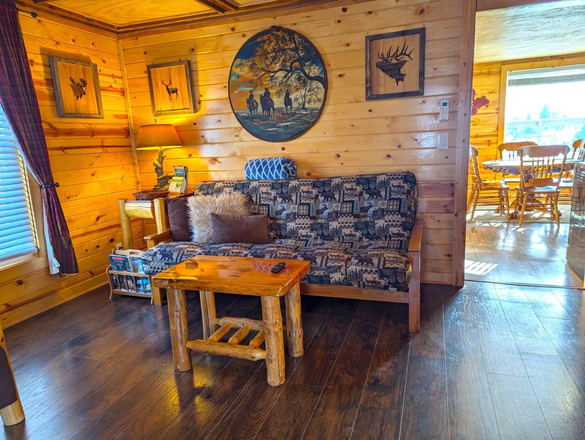 Yellowstone Treasure Guesthouses On The River Gardiner Exterior foto