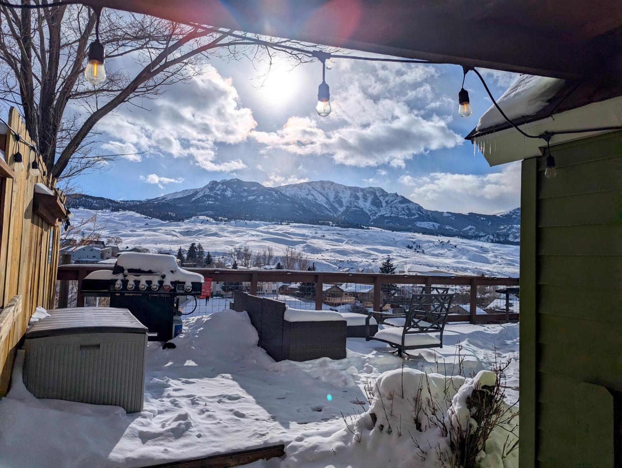 Yellowstone Treasure Guesthouses On The River Gardiner Exterior foto